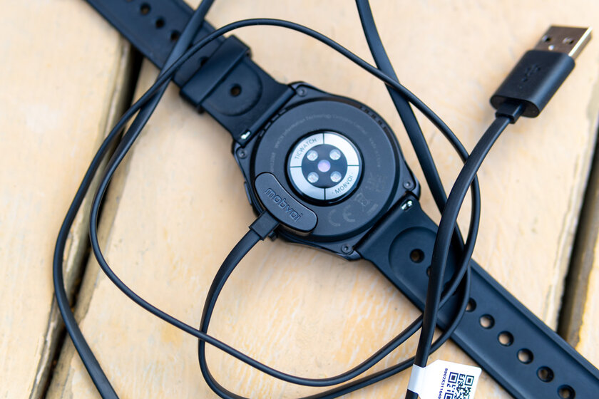 Запомните, это лучшие часы на Wear OS — и у них два дисплея. Обзор TicWatch Pro 5 — Автономность и зарядка. 1