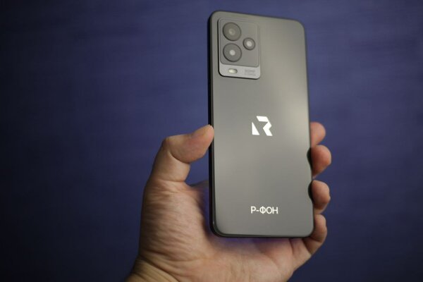 Российский смартфон «Р-ФОН» на базе Rosa Mobile впервые показали на фото. Известны характеристики