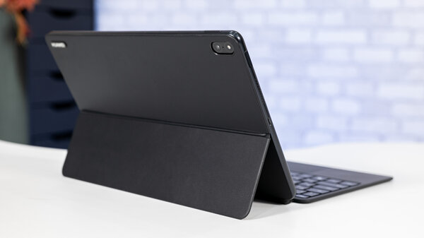Обзор HUAWEI MateBook E Go: когда не смог определиться между планшетом и ноутбуком — Внешний вид и разъемы. 10