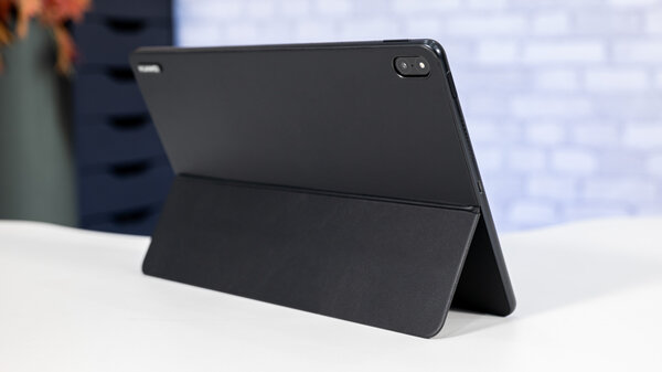 Обзор HUAWEI MateBook E Go: когда не смог определиться между планшетом и ноутбуком — Внешний вид и разъемы. 11