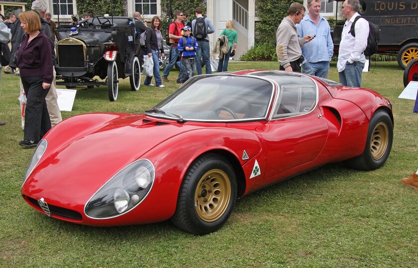 Стильный кузов, 333 км/час и разгон до сотни за 3 секунды: Alfa Romeo представила 33 Stradale