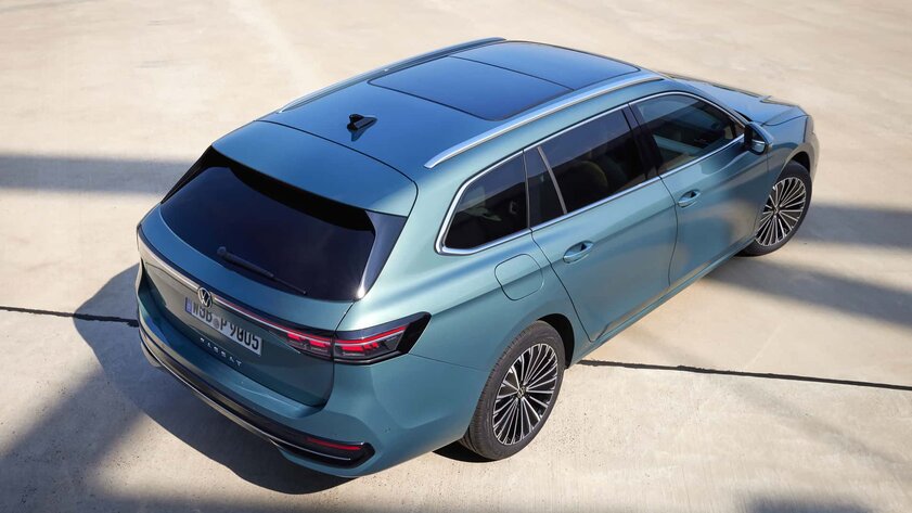 Огромный дисплей и никакого седана: Volkswagen представила новый Passat в кузове универсал