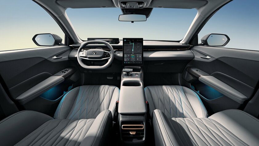 Дерзкий кузов, Face ID и роскошный салон: Changan объявила о старте продаж Lamore в России