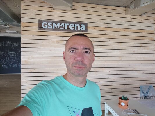 Sony пошла против всех, и получилось. Обзор компактного Xperia 5 V — Камеры. 46