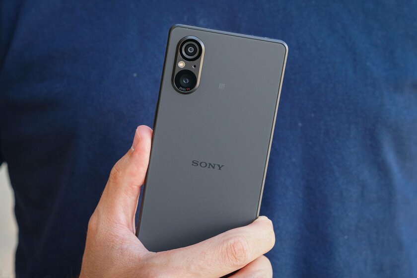 Sony пошла против всех, и получилось. Обзор компактного Xperia 5 V — Отзыв. 1