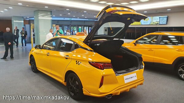 Стартовало производство «Москвича 6»: часть автомобилей будет «работать» в такси