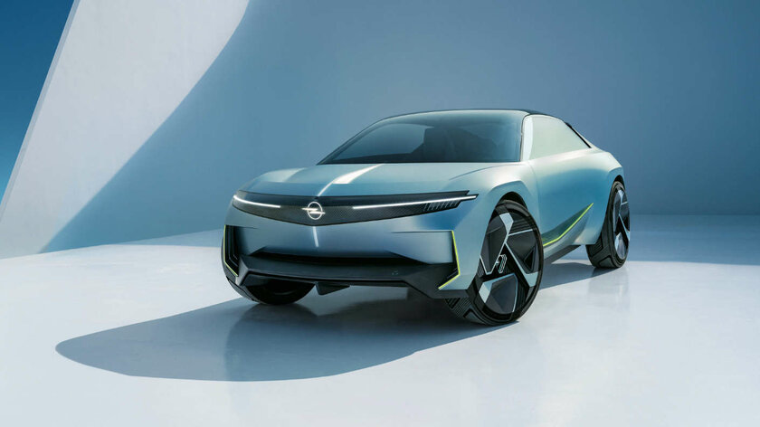 Компас, голосовые команды и сиденья-хамелеоны: Opel представил купе-кроссовер Experimental