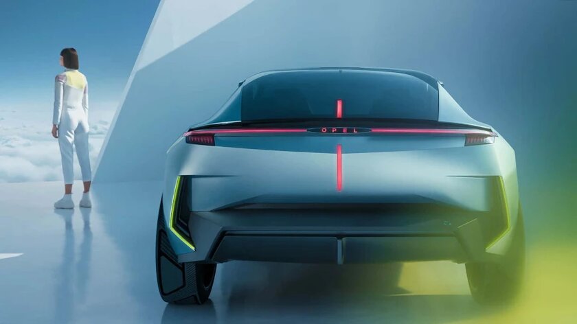 Компас, голосовые команды и сиденья-хамелеоны: Opel представил купе-кроссовер Experimental