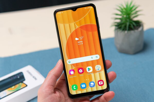 Рейтинг лучших смартфонов до 15 000 рублей: какой купить в ноябре 2023 — 5. Samsung Galaxy A04s (4/64 ГБ). 2