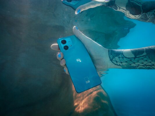 Премьера Motorola Edge 40 Neo: водонепроницаемый смартфон с дисплеем на 144 Гц в экологичной упаковке за 400 евро