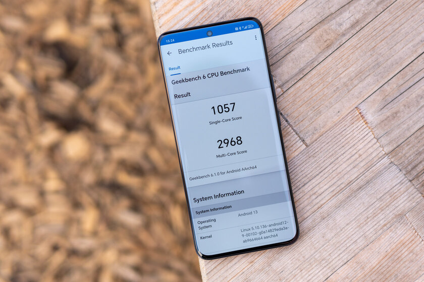 Первый взгляд на компактный HONOR 90 с разогнанным Snapdragon — оцениваем новинку