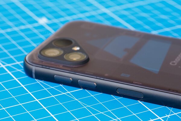 Тестирую смартфон-конструктор Fairphone 5: сменная батарея, специальный Qualcomm и 8 лет обновлений — Дизайн. 7