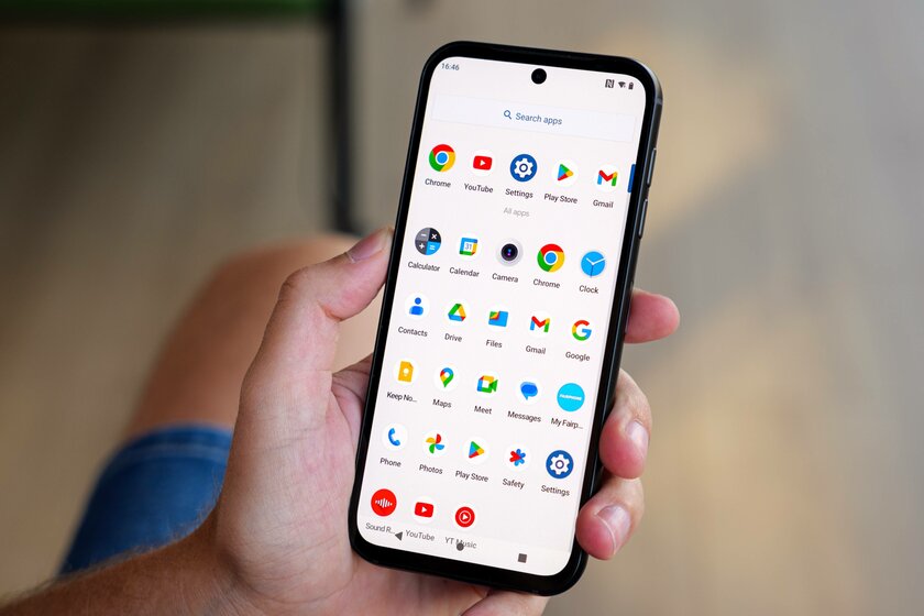 Тестирую смартфон-конструктор Fairphone 5: сменная батарея, специальный Qualcomm и 8 лет обновлений — Прошивка. 1