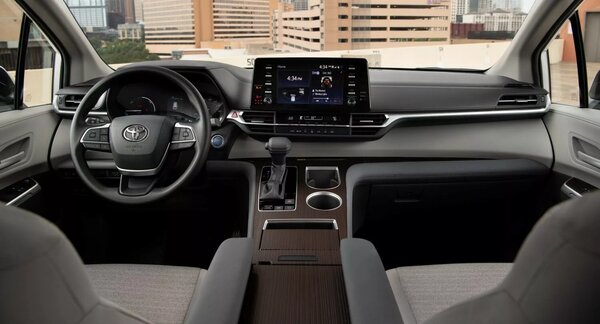 Представлена Toyota Sienna 2024 с обновлённым дизайном и новым пакетом для Sienna XSE