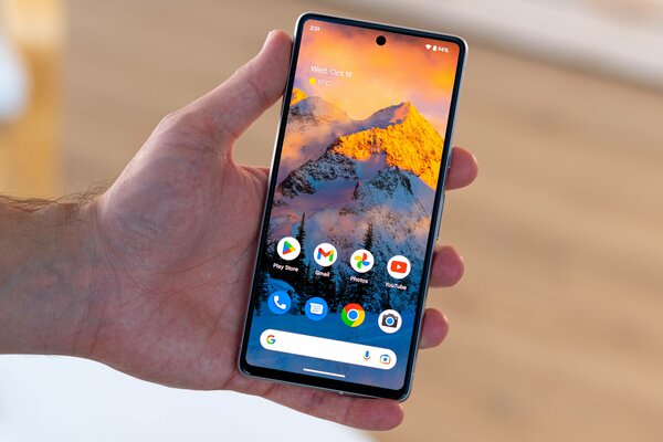 Рейтинг лучших смартфонов до 50 000 рублей: какой купить в ноябре 2023 — 4. Google Pixel 7 (8/128 ГБ). 2
