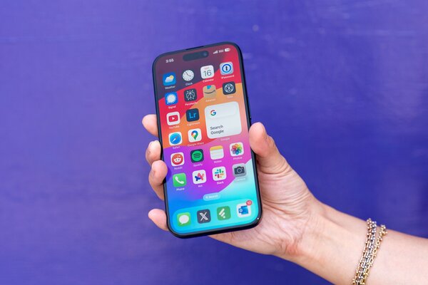 Рейтинг лучших смартфонов с хорошей камерой: какой купить в мае 2024 — 2. iPhone 15 Pro (Max). 3