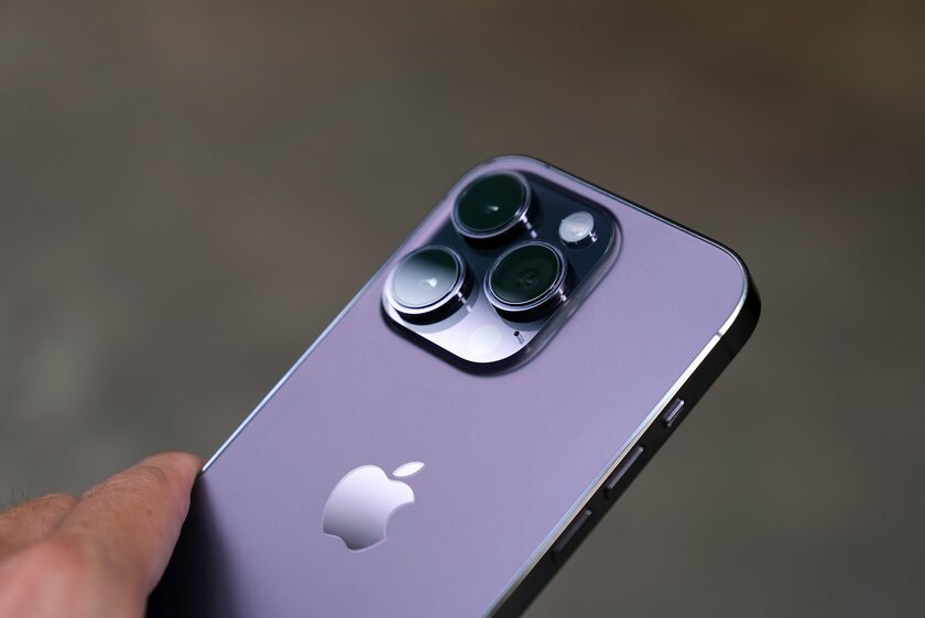 Первая партия iPhone 15 Pro имеет дефекты. Пользователи публикуют фото
