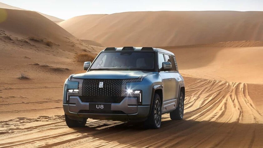 Разворот на месте и режим яхты: BYD показала главные фишки внедорожника YangWang U8