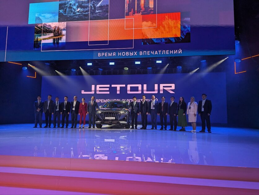 190 лошадей, 5 мест и 3 млн рублей: в России представили Jetour X70 Plus