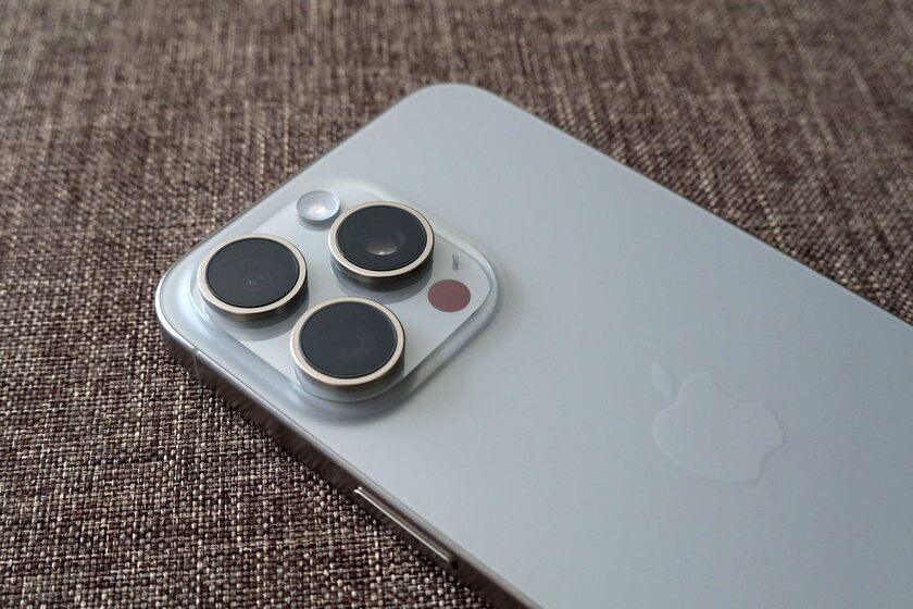 Всю жизнь с Android, но купил iPhone 15 Pro Max. Признаюсь: приятно, но больно и непонятно