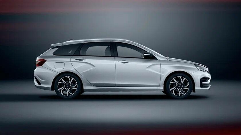 Представлена Lada Vesta Sportlinе с модернизированным мотором и дисплеем в стиле Tesla
