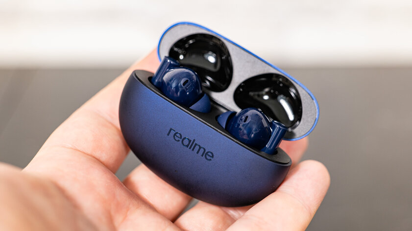 Беглый обзор горячих новинок: смартфон realme 11 + гарнитуры Buds Air 5 и Buds T300