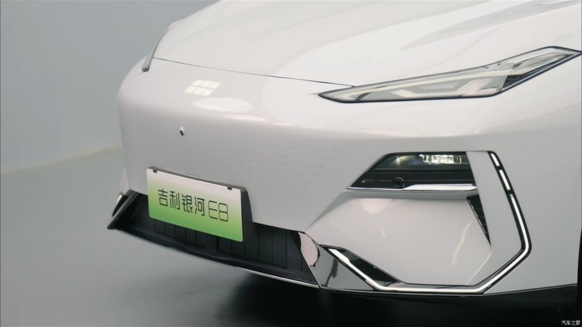 8К-дисплей, Snapdragon 8295 и 665 км запаса хода: Geely представила флагманский электрокар Galaxy E8