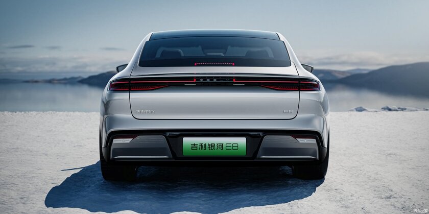 8К-дисплей, Snapdragon 8295 и 665 км запаса хода: Geely представила флагманский электрокар Galaxy E8