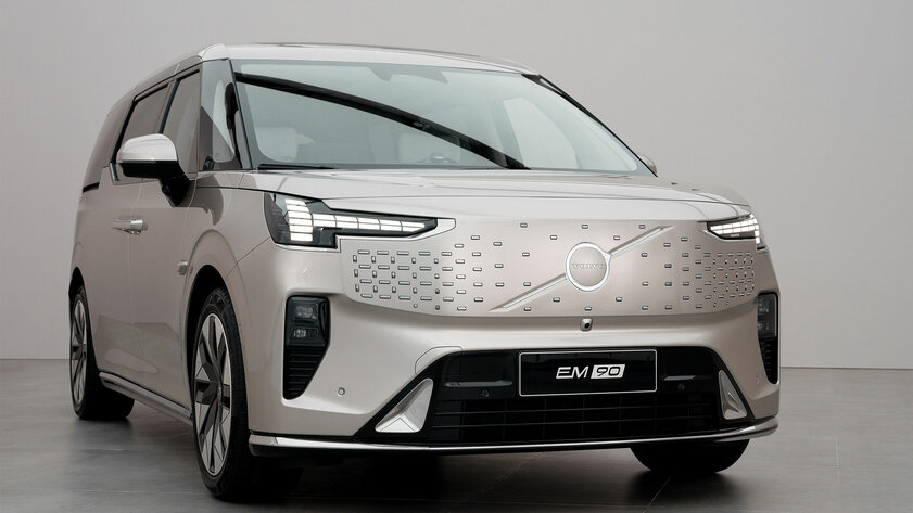 Volvo представила роскошный минивэн EM90: со стильным кузовом, дорогим салоном и корнями из Китая