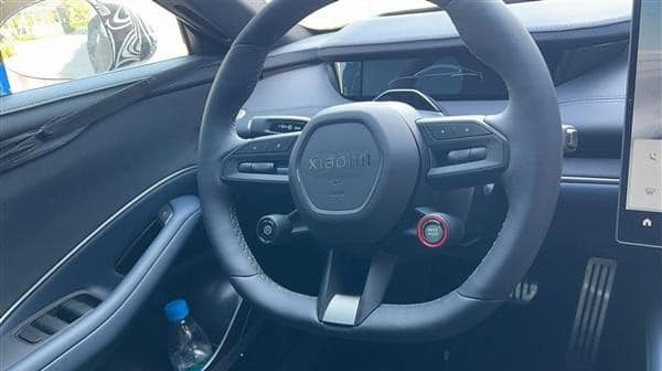 Это первый автомобиль Xiaomi: название, характеристики и много фото