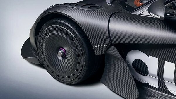 Неожиданно: представлен российский суперкар Rossa с атмосферным V10. Обещают городскую версию