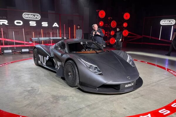 Неожиданно: представлен российский суперкар Rossa с атмосферным V10. Обещают городскую версию
