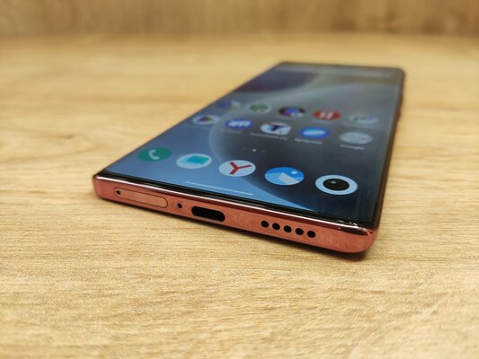 Мастер портретной фотографии с 12 ГБ ОЗУ и зарядкой 80 Вт: обзор Vivo 29 — Внешний вид и дисплей. 7