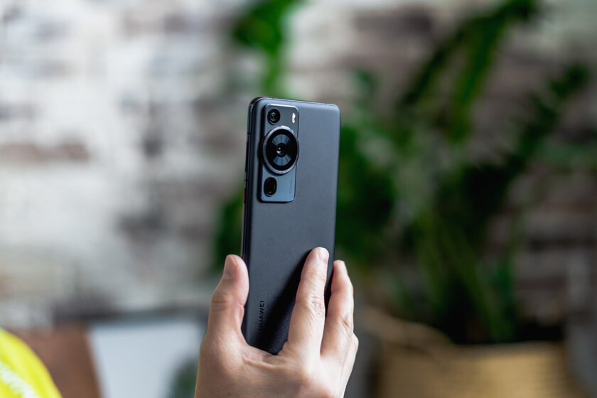 Выбираем смартфон на Новый год. Вот модели для всех возрастов — Huawei P60 Pro — желающим получить лучшее из лучшего. 2