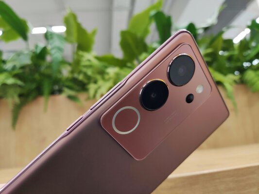Мастер портретной фотографии с 12 ГБ ОЗУ и зарядкой 80 Вт: обзор Vivo 29 — Внешний вид и дисплей. 3