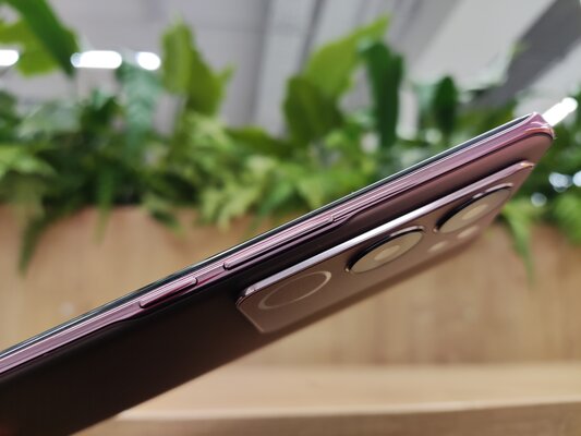 Мастер портретной фотографии с 12 ГБ ОЗУ и зарядкой 80 Вт: обзор Vivo 29 — Внешний вид и дисплей. 4