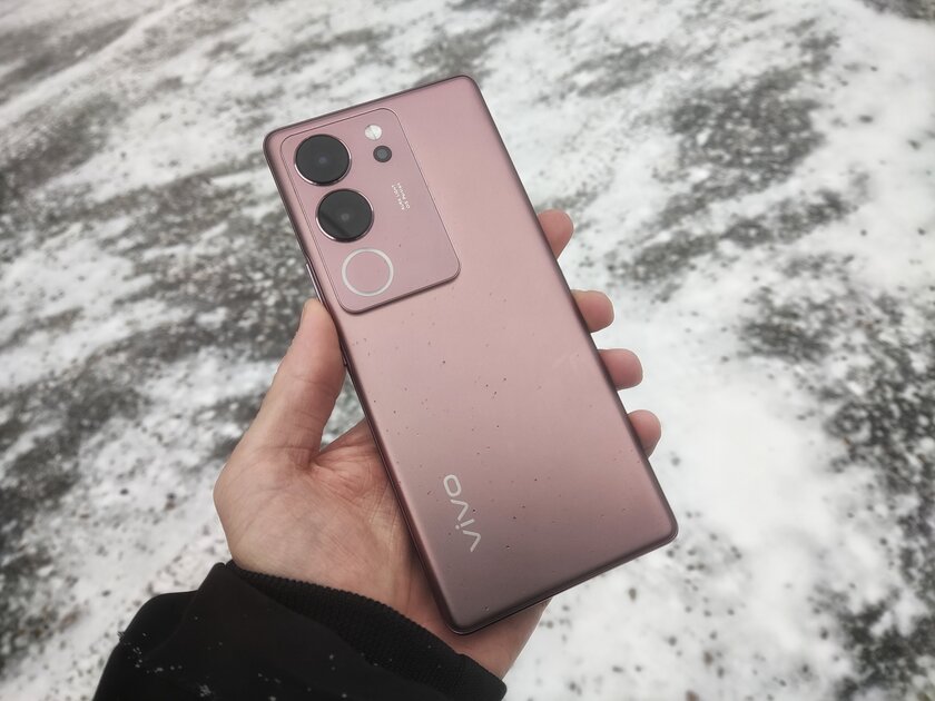 Мастер портретной фотографии с 12 ГБ ОЗУ и зарядкой 80 Вт: обзор Vivo 29