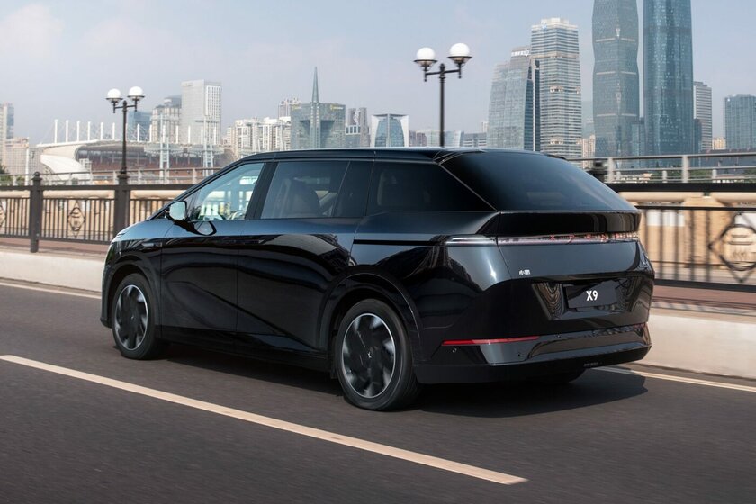Xpeng представила стильный X9: первый минивэн компании с собственной ОС и огромным дисплеем
