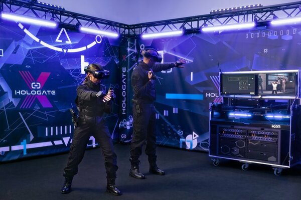 HTC создала автономные трекеры для VR и XR: они отслеживают всё тело и работают без проводов