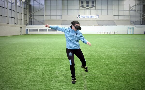 HTC создала автономные трекеры для VR и XR: они отслеживают всё тело и работают без проводов