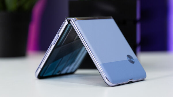 Самая доступная раскладушка в России — тестирую модель TECNO вместо обычного смартфона