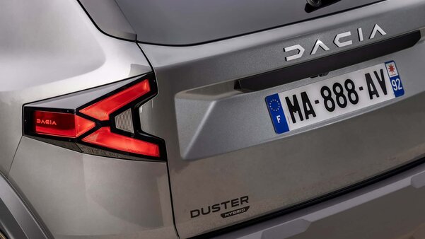 Автомобиль для путешествий: представлен Dacia Duster 2024 с двуспальной кроватью в салоне