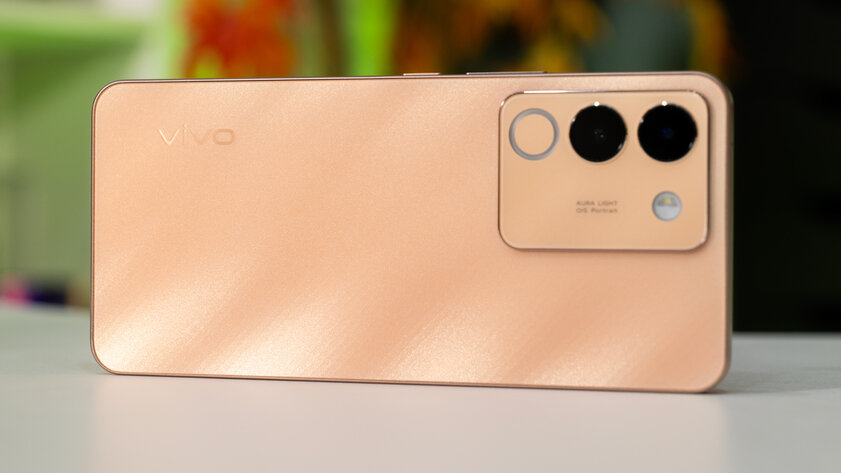 Тестирую доступный смартфон с хорошими характеристиками. Обзор Vivo V29e — Внешний вид и комплектация. 1