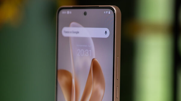 Тестирую доступный смартфон с хорошими характеристиками. Обзор Vivo V29e — Внешний вид и комплектация. 3