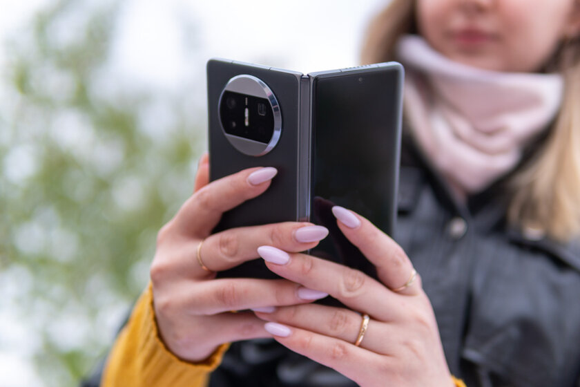 Продажи складных смартфонов показали рекордный рост: доля Samsung падает из-за китайских брендов
