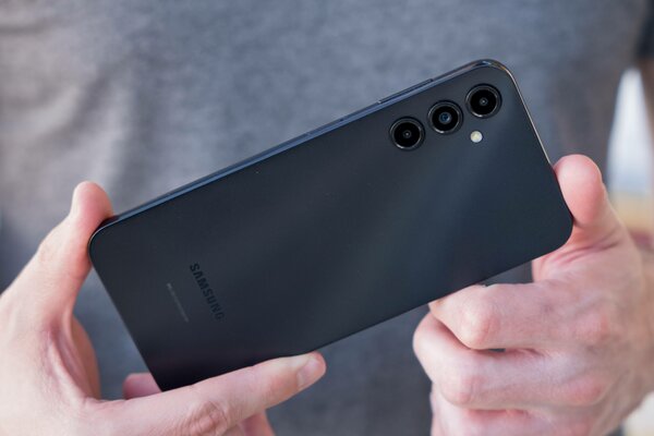 Рейтинг лучших смартфонов до 15 000 рублей: какой купить в декабре 2023 — 5. Samsung Galaxy A14 (4/128 ГБ). 1