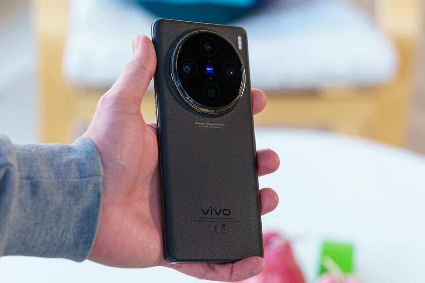 Процессор только с большими ядрами и камера уровня Pixel. Обзор vivo X100 Pro — Дизайн. 1