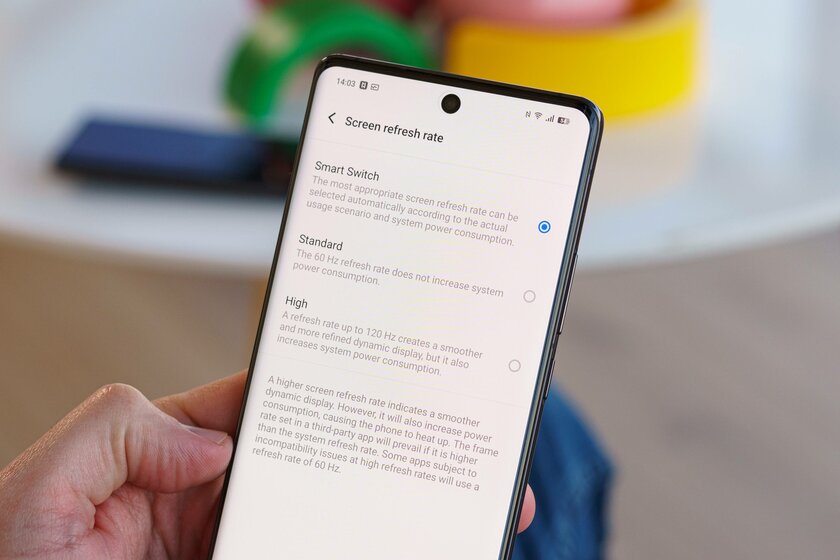 Процессор только с большими ядрами и камера уровня Pixel. Обзор vivo X100 Pro — Дисплей. 4