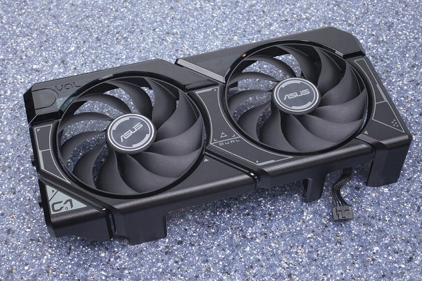 Видеокарта со слотом для SSD. В этом есть практический смысл, обзор ASUS GeForce RTX 4060 Ti Dual — Дизайн корпуса. 6