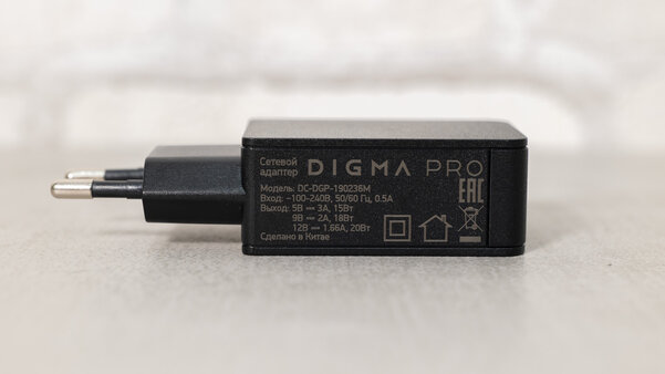 Когда ищешь просто планшет. Обзор планшета Digma PRO HIT 108E